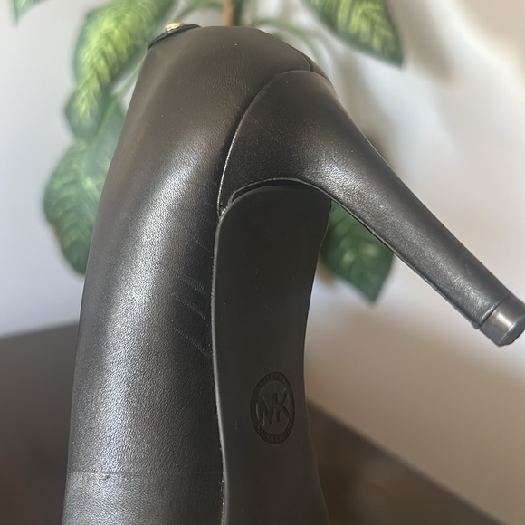 Michael Kors Alina Pumps Black - Picture 9 of 9